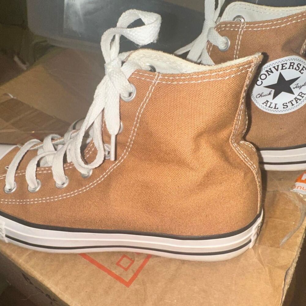 Converse Women's Tan and Brown Trainers